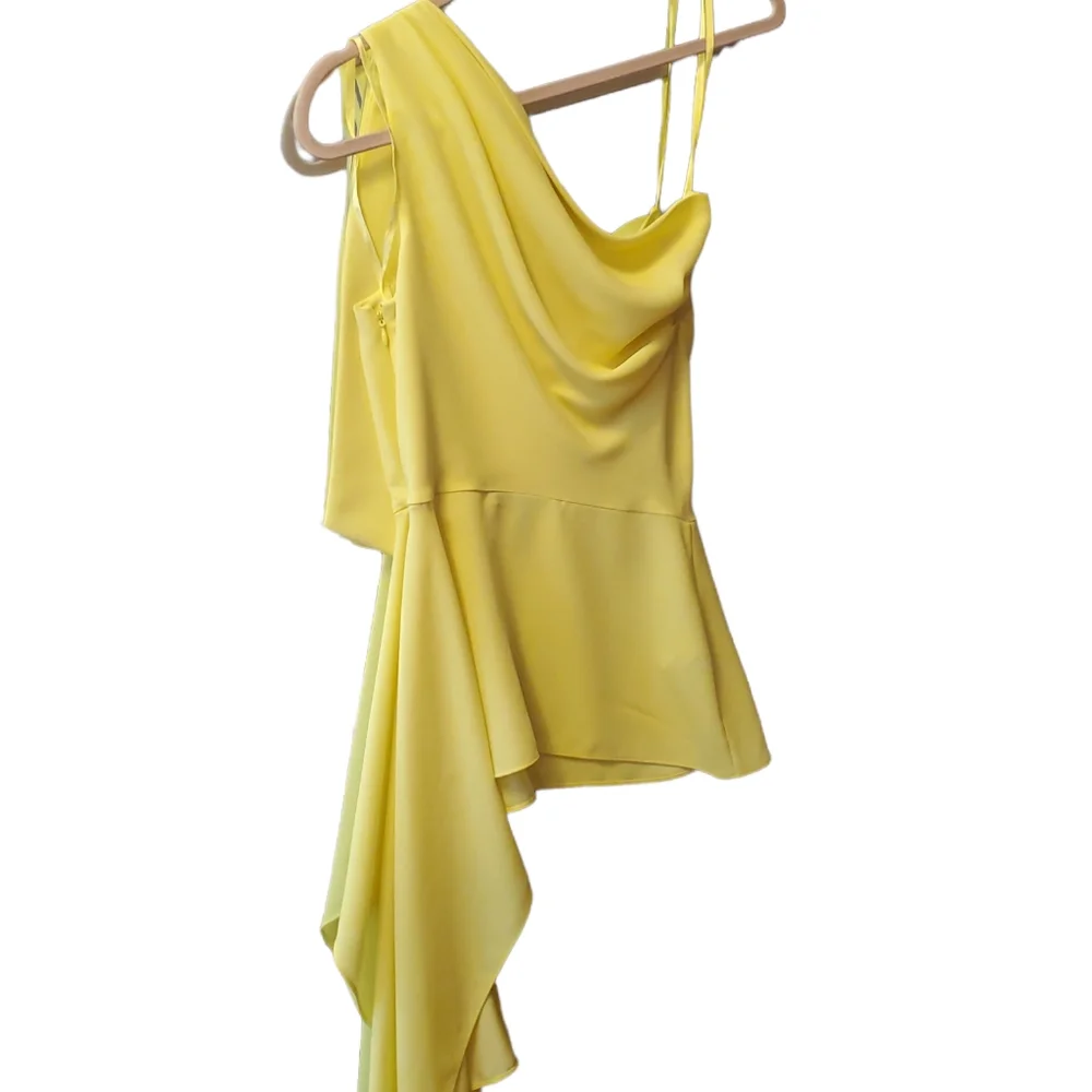 Top - Picture 2 of 3